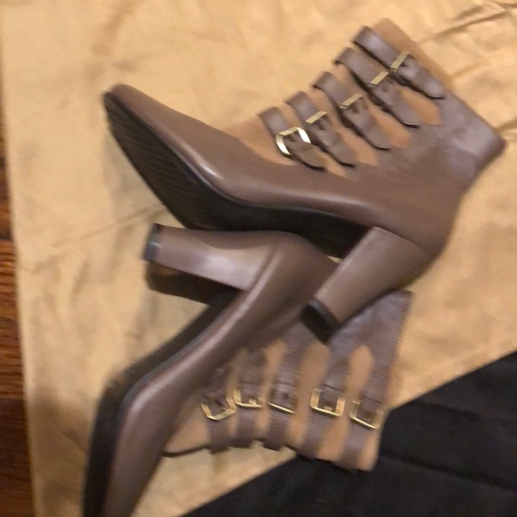 Aerosols retro button up boots. Taupe/beige - Picture 2 of 3